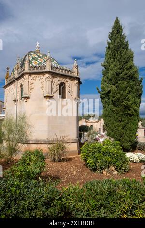 Mausoleo di famiglia font Foto Stock