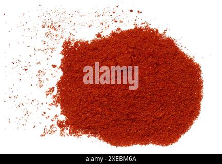 Paprika affumicata in polvere su sfondo isolato Foto Stock