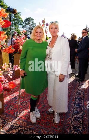 Evento - BILD Sommerfest 2024 Nancy Faeser und Marion Horn beim BILD hilft e.V. Ein Herz für Kinder Sommerfest auf den Wannseeterrassen AM 25.06.1986 a Berlino. *** Evento BILD Summer Party 2024 Nancy Faeser e Marion Horn al BILD hilft e V Ein Herz für Kinder Summer Party al Wannseeterrassen il 25 06 1986 a Berlino Copyright: XEventpressxKochanx Foto Stock