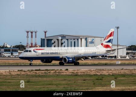 20240626 Palma de Mallorca PALMA, SPAGNA - GIUGNO 26 2024 : G-LCYR BRITISH AIRWAYS EMBRAER ERJ-190 a - Palma de Mallorca il 26 giugno 2024 a Palma, . Palma Baleares Spagna *** 20240626 Palma de Mallorca PALMA, SPAGNA GIUGNO 26 2024 G LCYR BRITISH AIRWAYS EMBRAER ERJ 190 a Palma de Mallorca il 26 giugno 2024 a Palma, Palma Baleares Spagna Foto Stock