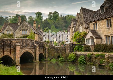 Il pittoresco villaggio Cotswolds di Castle Combe, Wiltshire, Inghilterra. Primavera (maggio) 2019. Foto Stock