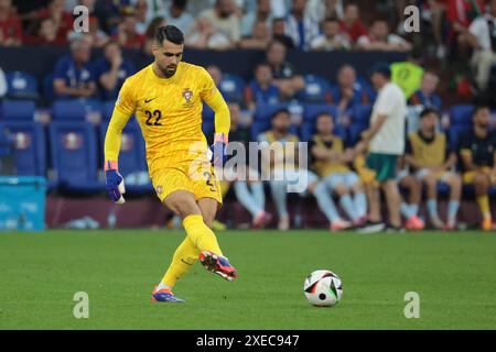 Gelsenkirchen, Allemagne. 26 giugno 2024. Portiere del Portogallo Diogo Costa durante la partita di calcio UEFA Euro 2024, gruppo F, tra Georgia e Portogallo il 26 giugno 2024 alla Veltins-Arena di Gelsenkirchen, Germania - foto Jean Catuffe/DPPI Credit: DPPI Media/Alamy Live News Foto Stock