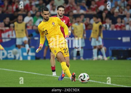 Gelsenkirchen, Allemagne. 26 giugno 2024. Portiere del Portogallo Diogo Costa durante la partita di calcio UEFA Euro 2024, gruppo F, tra Georgia e Portogallo il 26 giugno 2024 alla Veltins-Arena di Gelsenkirchen, Germania - foto Jean Catuffe/DPPI Credit: DPPI Media/Alamy Live News Foto Stock