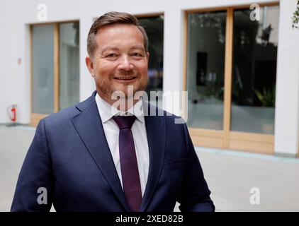 Uli Grötsch, Polizeibeauftragter des Bundes beim Deutschen Bundestag, Deutschland, Berlino, Bundespressekonferenz, Thema: Bericht des Polizeibeauftragten des Bundes im Deutschen Bundestag *** Uli Grötsch, Commissario federale di polizia del Bundestag tedesco, Germania, Berlino, Conferenza stampa federale, relazione del Commissario federale della polizia al Bundestag tedesco Foto Stock