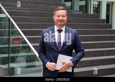 Uli Grötsch, Polizeibeauftragter des Bundes beim Deutschen Bundestag, Deutschland, Berlino, Bundespressekonferenz, Thema: Bericht des Polizeibeauftragten des Bundes im Deutschen Bundestag *** Uli Grötsch, Commissario federale di polizia del Bundestag tedesco, Germania, Berlino, Conferenza stampa federale, relazione del Commissario federale della polizia al Bundestag tedesco Foto Stock