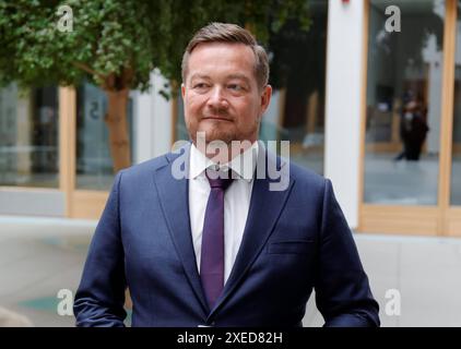 Uli Grötsch, Polizeibeauftragter des Bundes beim Deutschen Bundestag, Deutschland, Berlino, Bundespressekonferenz, Thema: Bericht des Polizeibeauftragten des Bundes im Deutschen Bundestag *** Uli Grötsch, Commissario federale di polizia del Bundestag tedesco, Germania, Berlino, Conferenza stampa federale, relazione del Commissario federale della polizia al Bundestag tedesco Foto Stock