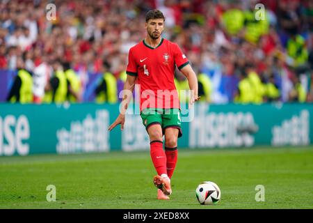 Ruben Dias del Portogallo durante la partita di UEFA Euro 2024 tra Turkiye e Portogallo, gruppo F, data 2, giocata allo stadio Signal Iduna Park il 22 giugno 2024 a Dortmund, in Germania. (Foto di Sergio Ruiz / PRESSINPHOTO) Foto Stock