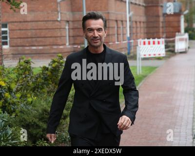 Florian Silbereisen visita l'ospizio per bambini della Fondazione Pfeiffer di Magdeburgo il 04/05/2024 Foto Stock