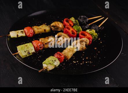 kebab vegani di verdure su uno spiedino Foto Stock