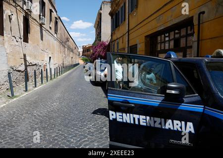 Roma, Italia. 27 giugno 2024. Rivolta nella quarta sezione del carcere di Regina Coeli - Cronaca - Latina, Italia - Gioved&#xec; 27 giugno 2024 (foto Cecilia Fabiano/LaPresse) rivolta carceraria a Regina Coeli quarta sessione &#x2014; giovedì, 27 giugno 2024 (foto Cecilia Fabiano/LaPresse) crediti: LaPresse/Alamy Live News Foto Stock