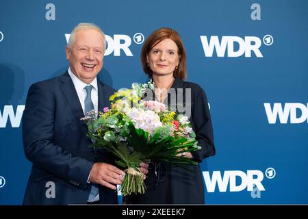 Von Links: Der scheidende WDR-Intendant Tom BUHROW die neue Intendantin Katrin VERNAU, Wahl des neuen WDR Intendanten/der neuen Intendantin im Koelner Guerzenich, 27.06.2024.. *** Da sinistra, uscente Direttore generale della Repubblica Federale di Corea Tom BUHROW il nuovo Direttore generale Katrin VERNAU, elezione del nuovo Direttore generale della Repubblica Democratica di Germania del nuovo Direttore generale a Colonia, 27 06 2024 Foto Stock