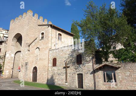 Porta San Pietro ad Assisi, Italia Foto Stock