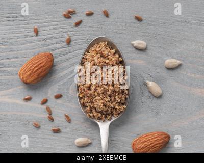 Mix di LSA, semi di lino, semi di girasole, mandorle Foto Stock