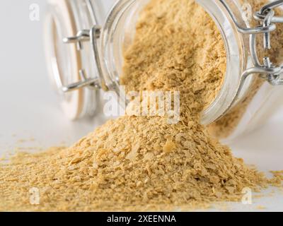 Lievito inattivo nutrizionale in vaso di vetro Foto Stock
