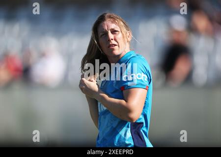 Heather Knight of England durante la Metro Bank First One Day International tra Inghilterra e nuova Zelanda al Seat Unique Riverside, Chester le Street, mercoledì 26 giugno 2024 (foto: Mark Fletcher | mi News) crediti: MI News & Sport /Alamy Live News Foto Stock