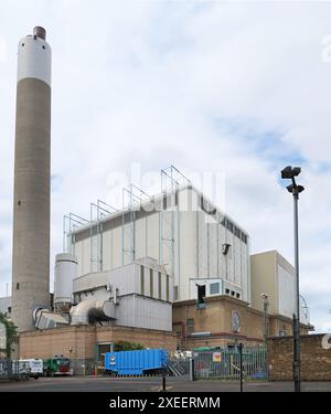 La centrale elettrica e termica combinata SELCHP Energy from Waste di Bermondsey, Londra sud-orientale, Regno Unito. Gestito da Veolia. Foto Stock