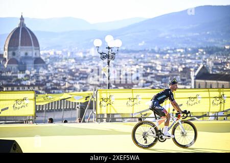 Firenze, Francia. 27 giugno 2024. Lo sloveno Primoz Roglic di Bora-Hansgrohe nella foto alla presentazione del team in vista della gara ciclistica 2024 del Tour de France, a Firenze, Italia, giovedì 27 giugno 2024. La 111a edizione del Tour de France inizia sabato 29 giugno a Firenze, Italia, e si conclude a Nizza, Francia, il 21 luglio. BELGA PHOTO JASPER JACOBS credito: Belga News Agency/Alamy Live News Foto Stock