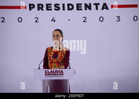 Claudia Sheinbaum, presidente eletto del Messico, interviene durante la presentazione della seconda parte del suo gabinetto presidenziale al Museo Interactivo de economia. Foto Stock