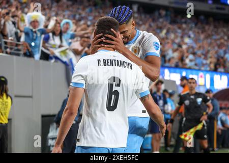 Ronald Araujo e Rodrigo Bentancur dell'Uruguay durante una partita contro la Bolivia nel gruppo C della Copa América al MetLife Stadium East Rutherford, nel New Jersey, negli Stati Uniti, questo giovedì 27 giugno 2024 Credit: Brazil Photo Press/Alamy Live News Foto Stock