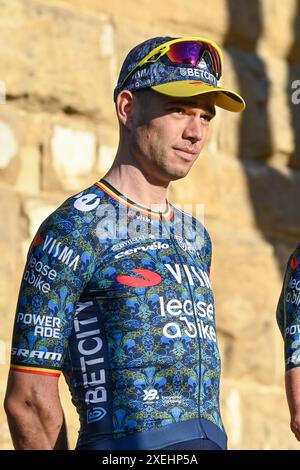 Wout Van Aert (TEAM VISMA LEASE A BIKE) durante la presentazione del team Tour de France 2024 Grand partenza da Piazza Signoria a Firenze durante la presentazione del Team, gara del Tour De France a Firenze, Italia, giugno 27 2024 Foto Stock