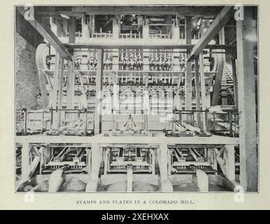 FRANCOBOLLI E LASTRE IN UN MULINO DEL COLORADO. DALL'ARTICOLO L'EVOLUZIONE DELL'ESTRAZIONE MINERARIA E DEL TRATTAMENTO DEI MINERALI IN COLORADO. Di Thomas Tonge. Dalla rivista Engineering dedicata al progresso industriale volume XVIII 1899-1900 The Engineering Magazine Co Foto Stock