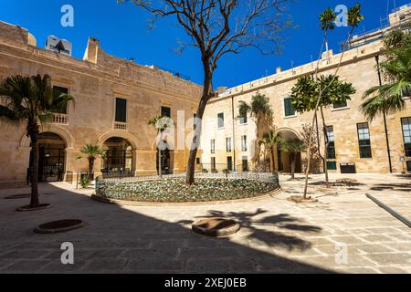 Cortile storico del Palazzo del grande Maestro. La Valletta Malta Foto Stock