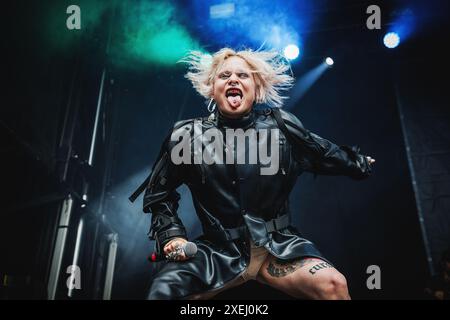 Copenaghen, Danimarca. 22 giugno 2024. Il rapper tedesco Mimi Barks esegue un concerto dal vivo durante il festival heavy metal danese Copenhell 2024 a Copenaghen. Foto Stock