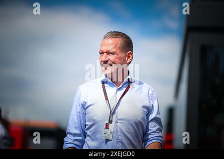 Austria, 28/06/2024, Jos Verstappen (NED) padre di Max Verstappen Red Bull Racing Honda, ed ex pilota di F1, per frecce; Tyrrel; Benetton; Footwork; e Minardi, durante il GP d'Austria, Spielberg 27-30 giugno 2024, campionato del mondo di Formula 1 2024. Foto Stock