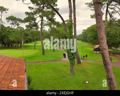 Hossegor, Les Landes, Francia, 18 - 22 giugno 2024 Hossegor Golf Club, un club privato di classe, con un benvenuto per i visitatori durante i periodi meno affollati, è una prova piacevole e superba di una partita dei giocatori. Presentati brillantemente, i fairway sono uguali ad Augusta e i green veloci e morbidi. Da non perdere se sei in vacanza nella vicina MolietÕs Foto Stock