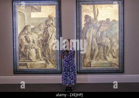 Sotheby's London 28 giugno 2024 Giandomenico Tiepolo Panels raffiguranti le celebri gesta della famiglia Porto di Vicenza 3 luglio Sotheby's London . Paul Quezada- Neiman/Alamy Live News . Foto Stock