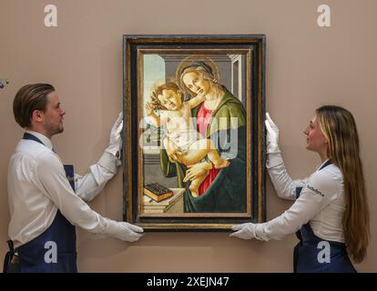 Sotheby's London 28 giugno 2024 An Exquisite Madonna & Child di Botticelli and Studio stima: £ 3-5 milioni. 3 luglio Sotheby's London . Paul Quezada - Neiman/Alamy Live News Foto Stock