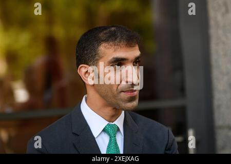 RIGA, LETTONIA. 22 maggio 2024. Thani bin Ahmed al Zeyoudi, ministro aggiunto per il commercio estero degli Emirati Arabi Uniti, partecipa alla cerimonia di apertura dell'ambasciata degli Emirati Arabi Uniti in Lettonia. Foto Stock