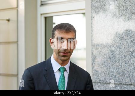 RIGA, LETTONIA. 22 maggio 2024. Thani bin Ahmed al Zeyoudi, ministro aggiunto per il commercio estero degli Emirati Arabi Uniti, partecipa alla cerimonia di apertura dell'ambasciata degli Emirati Arabi Uniti in Lettonia. Foto Stock