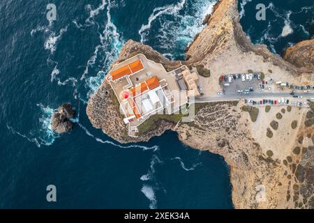 Vista panoramica sul drone di Cabo de SÃ, faro di Vicente, Portogallo Foto Stock