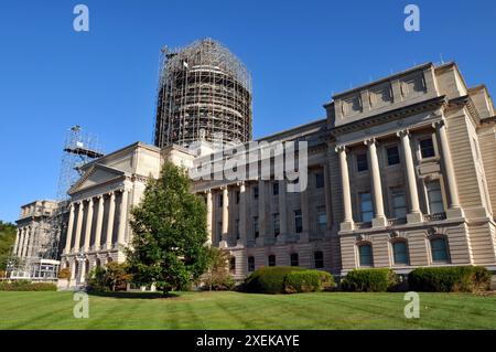 Un progetto per ricostruire la cupola dello storico Campidoglio del Kentucky a Frankfort iniziò nel 2022. Foto Stock