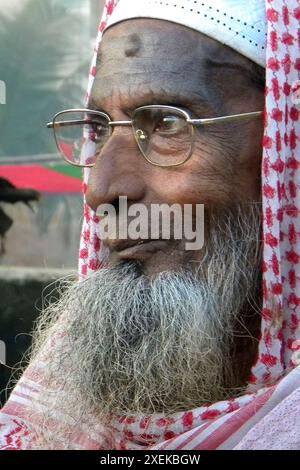 Vecchio uomo. Chittagong. Bangladesh. Foto Stock