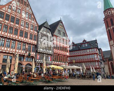 Belle vecchie case in legno nella città vecchia di Francoforte sul meno, Germania Foto Stock