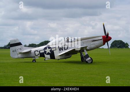 Nord America,P-51D, Mustang, 413779, G-CMDK, Sywell Air display, Northampton. Inghilterra, Regno Unito. Foto Stock