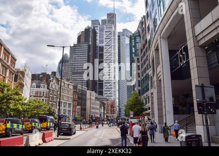 Londra, Regno Unito. 28 giugno 2024. Una vista di Bishopsgate nella City di Londra, il quartiere finanziario della capitale. Secondo quanto riferito, l’economia del Regno Unito ha registrato una crescita più rapida di quella inizialmente stimata all’inizio del 2024. Crediti: Vuk Valcic/Alamy Live News Foto Stock