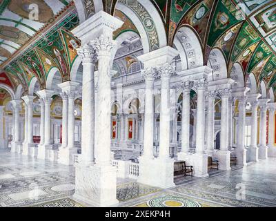 Zweiter Stock, Central Stair Hall, Library of Congree, Washington, Vereinigte Staaten, 1890, Historische, digital restaurierte Reproduktion nach einem Original aus dem 19th Jahrhundert / Second Floor, Central Stair Hall, Library of Congree, Washington, Stati Uniti, 1890, storica riproduzione restaurata digitalmente da un originale del XIX secolo Foto Stock