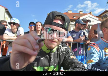 Ritratto n. 20 Oliver SOLBERG ((SWE), SKODA Fabia RS Rally2, Team: Tokport WRT (DEU) Motorsport, FIA WRC, 80. Rally Poland, World Rally Campionship, Mikolajci, Polen, Autogramstunde, 27.06.2024 foto: Eibner-Pressefoto/Juergen Augst Foto Stock