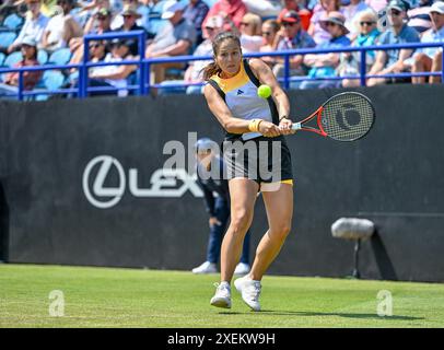 Eastbourne, Regno Unito. 28 giugno 2024. Daria KASATKINA (PIC) batte Jasmine PAOLINI (ITA) durante il Rothesay International Tennis Tournament al Devonshire Park, Eastbourne, East Sussex, Regno Unito. Crediti: LFP/Alamy Live News Foto Stock