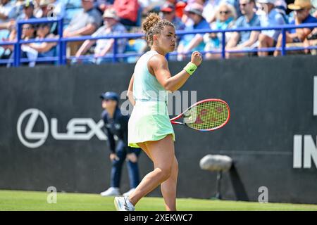 Eastbourne, Regno Unito. 28 giugno 2024. Daria KASATKINA batte Jasmine PAOLINI (ITA) (PIC) durante il Rothesay International Tennis Tournament al Devonshire Park, Eastbourne, East Sussex, Regno Unito. Crediti: LFP/Alamy Live News Foto Stock