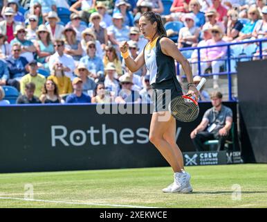 Eastbourne, Regno Unito. 28 giugno 2024. Daria KASATKINA (PIC) batte Jasmine PAOLINI (ITA) durante il Rothesay International Tennis Tournament al Devonshire Park, Eastbourne, East Sussex, Regno Unito. Crediti: LFP/Alamy Live News Foto Stock