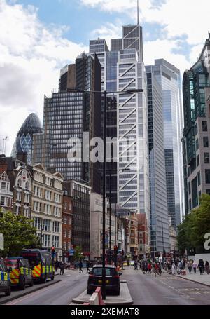 Londra, Regno Unito. 28 giugno 2024. Una vista di Bishopsgate nella City di Londra, il quartiere finanziario della capitale. Secondo quanto riferito, l’economia del Regno Unito ha registrato una crescita più rapida di quella inizialmente stimata all’inizio del 2024. Crediti: Vuk Valcic/Alamy Live News Foto Stock