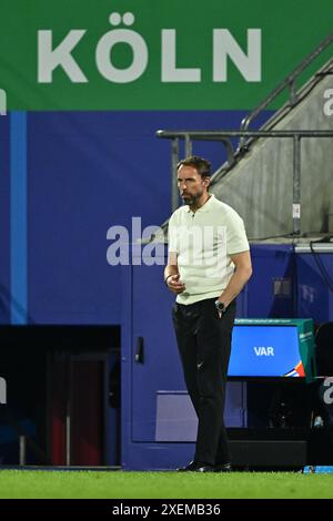 COLONIA, GERMANIA - GIUGNO 25: Gareth Southgate, allenatore dell'Inghilterra durante la partita a gironi di UEFA EURO 2024 tra Inghilterra e Slovenia a Colog Foto Stock