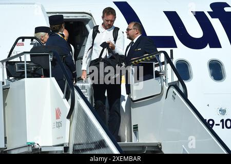 Dortmund, Germania. 28 giugno 2024. Dortmund Airport empfaengt deutsche Nationalmannschaft die deutsche Nationalmannschaft bei der Ankunft am Dortmund Airport. Julian Nagelsmann ( Bundestrainer ) foto: Revierfoto crediti: ddp media GmbH/Alamy Live News Foto Stock