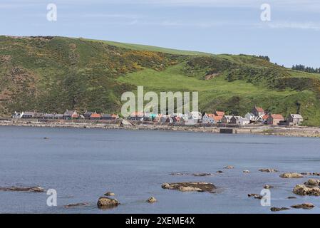 Crovie Village, un piccolo villaggio nell'Aberdeenshire Foto Stock