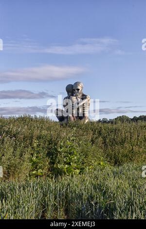 Abbraccio Nuba, la situazione dei popoli Nuba del Sudan Foto Stock