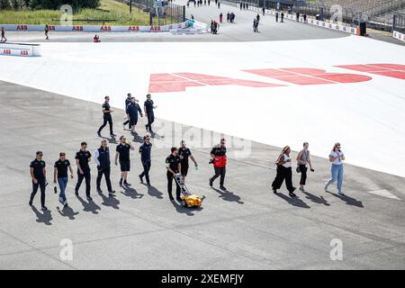 Portland, Etats Unis. 28 giugno 2024. FRIJNS Robin (nld), Envision Racing, Jaguar i-Type 6, ritratto, passeggiata su pista del conducente, durante l'ePrix di Portland 2024, 9° incontro del Campionato Mondiale ABB FIA Formula e 2023-24, sul circuito Internazionale di Portland dal 28 al 30 giugno 2024 a Portland, Stati Uniti d'America - Photo Frédéric le Floc'h/DPPI Credit: DPPI Media/Alamy Live News Foto Stock